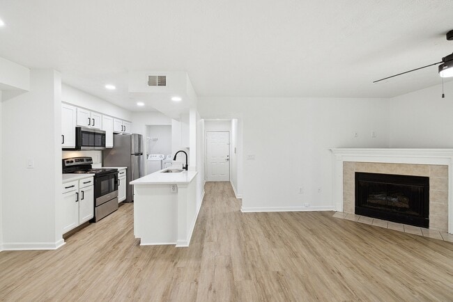 Building Photo - Kennedys Landing