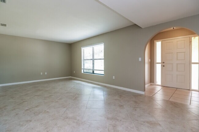 Foto del edificio - 1266 Bentley Ave