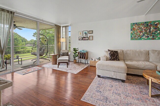 Foto del edificio - 3930 Oaks Clubhouse Dr