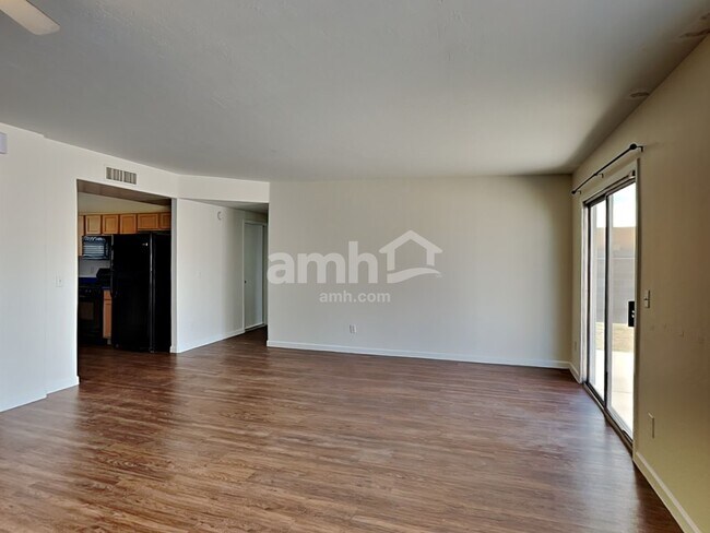 Foto del edificio - 6034 S Lostan Ave