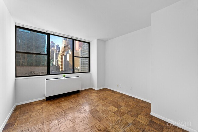 Building Photo - 301 E 45th St