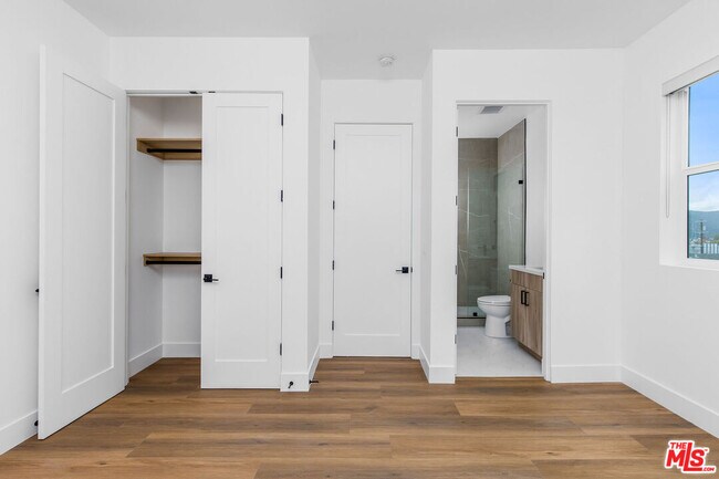 Foto del edificio - 5722 Fulcher Ave