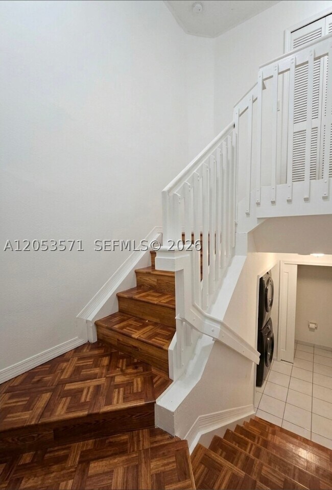 Foto del edificio - 8936 W Flagler St