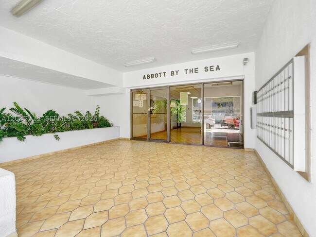 Foto del edificio - 8255 Abbott Ave
