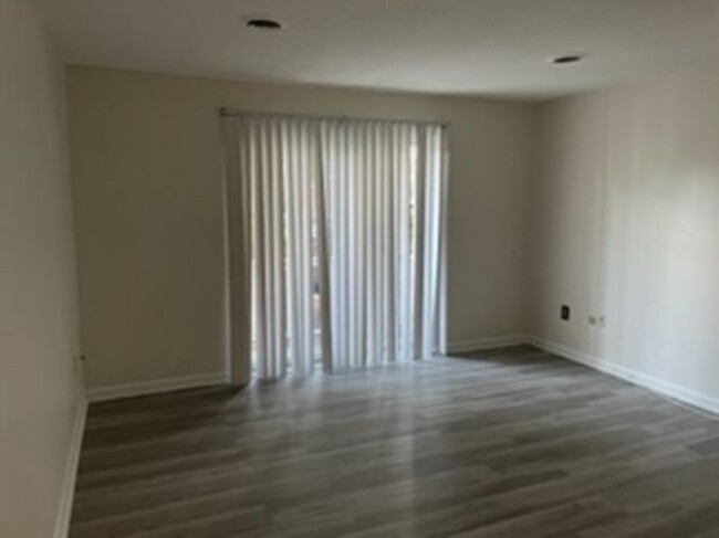 Building Photo - 244 Mt Vernon St