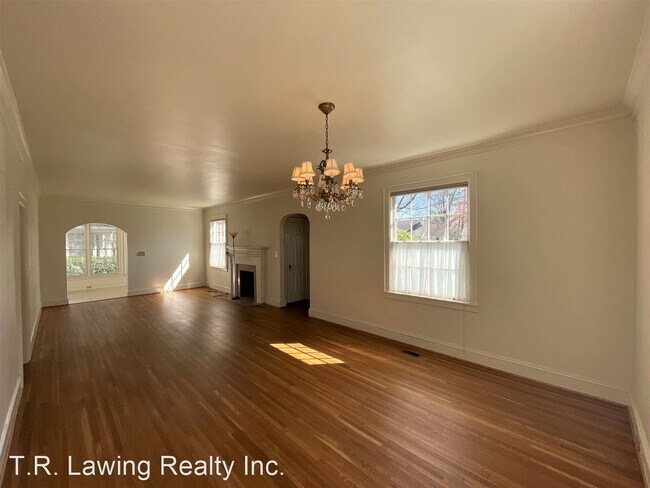 Foto del edificio - 3 br, 1.5 bath House - 1544 Providence Drive