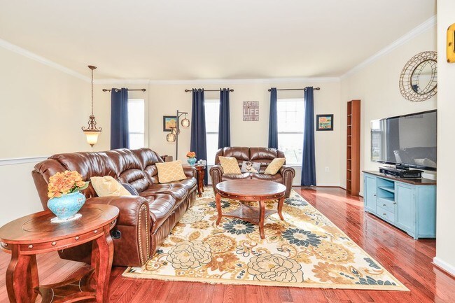 Building Photo - Bristow Townhome For Rent