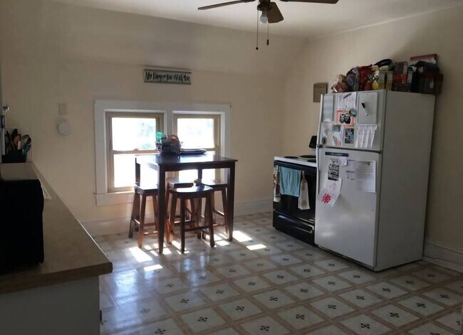 Foto del edificio - 1148 6th St