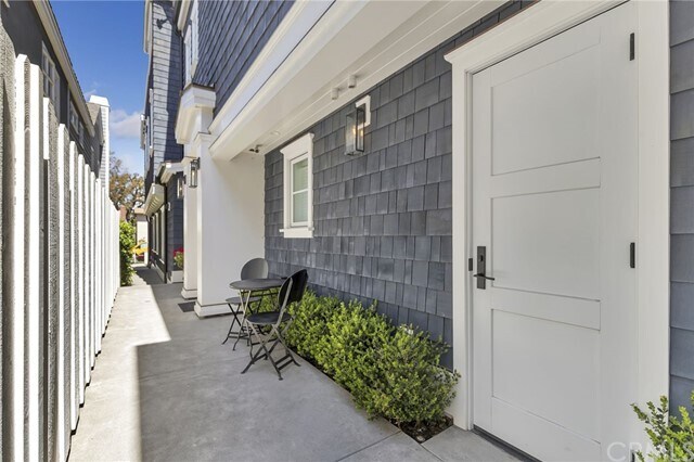 Building Photo - 708 Heliotrope Ave