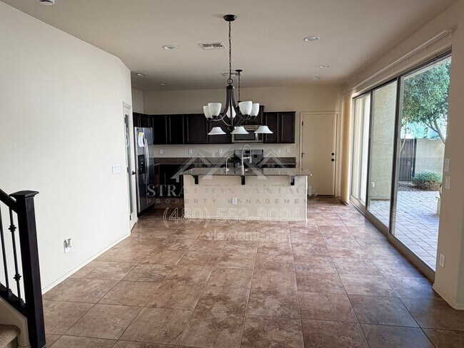 Foto del edificio - 4467 E Remington Dr