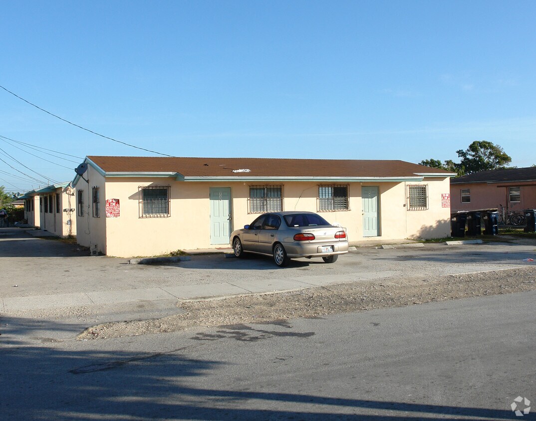 Foto del edificio - 848 NW 10th St