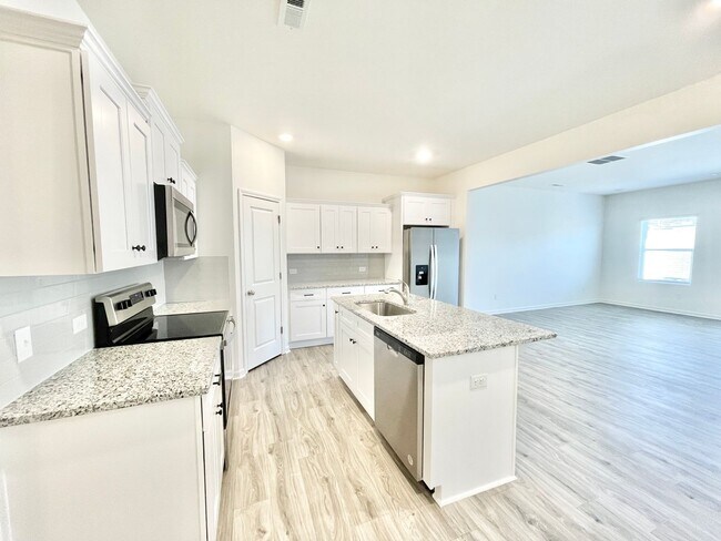 Foto del edificio - NEW 3BD Townhome Minutes from I85
