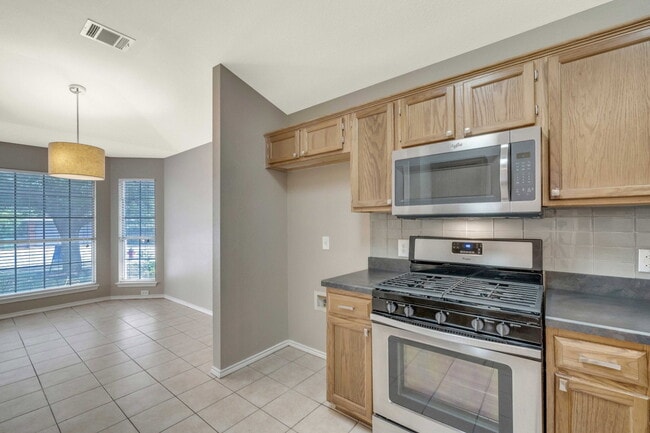 Building Photo - 1512 Sundance Dr