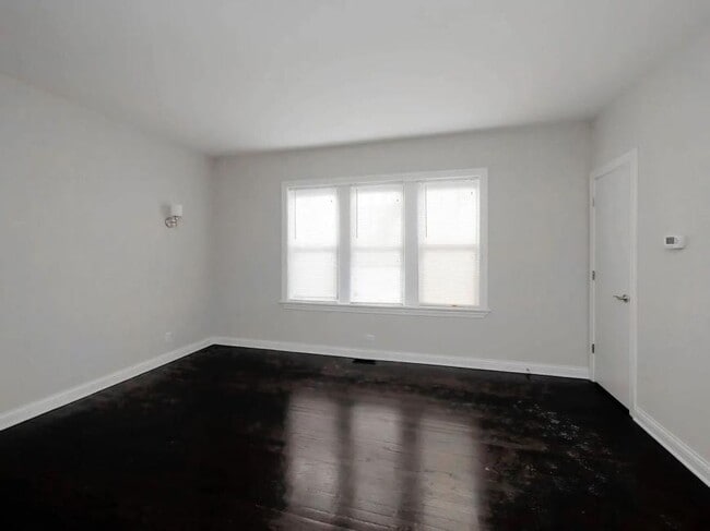 Building Photo - 2 bedroom in Chicago IL 60613