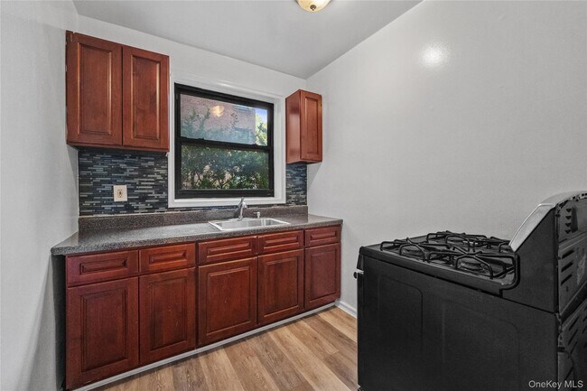 Foto del edificio - 140 E Hartsdale Ave