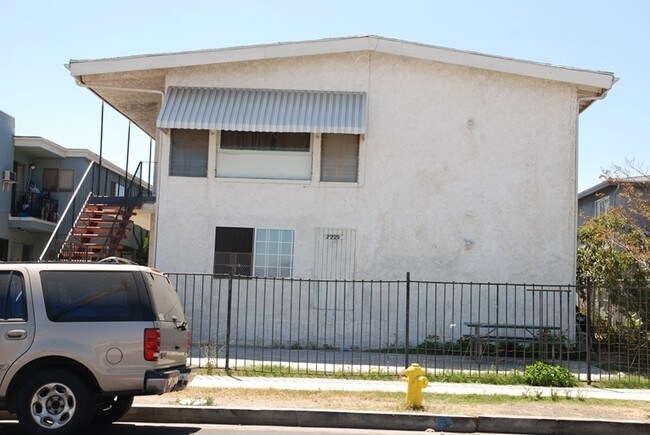 Building Photo - 7229 Bakman Ave
