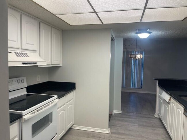 Photo - 5530 NW 44th St Apartment