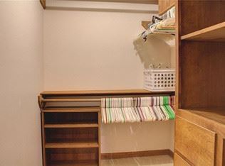 Foto del edificio - 931-933 N Oak Dr