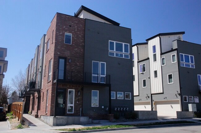 Photo - 1957 Eaton St Townhome