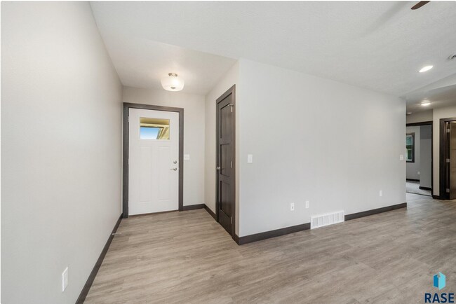 Foto del edificio - 4601 W 35th St N