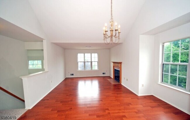 Building Photo - 3702 Vroom Dr