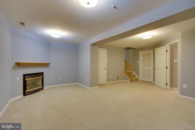 Building Photo - 9958 Sherwood Farm Rd
