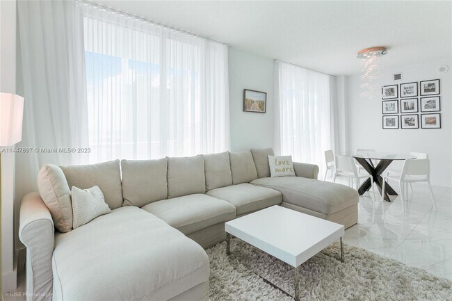 Foto del edificio - 333 NE 24th St