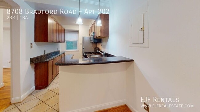 Foto del edificio - 8708 Bradford Rd