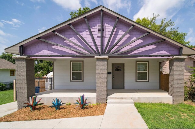 Primary Photo - 1318 N Cheyenne Ave