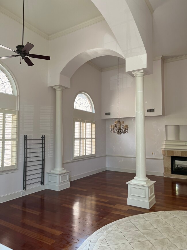Entryway / foyer - 440 Wembley Cir