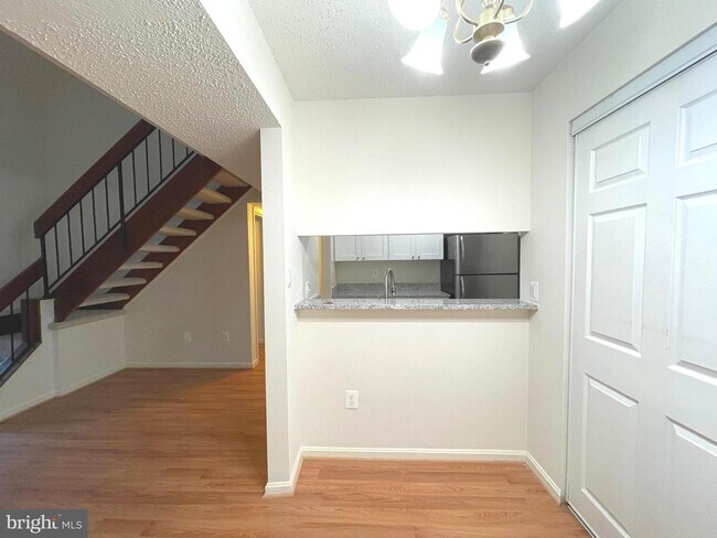 Foto del edificio - 1605 Carriage House Terrace