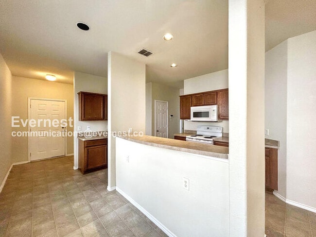 Building Photo - 2226 Hidden Meadow