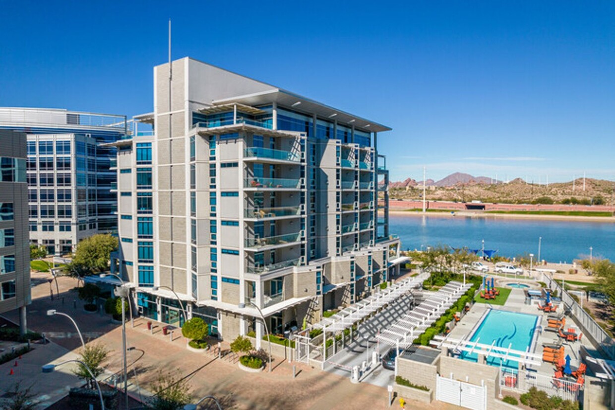 Foto principal - Furnished Condo on Tempe Town Lake 6-12 mo...