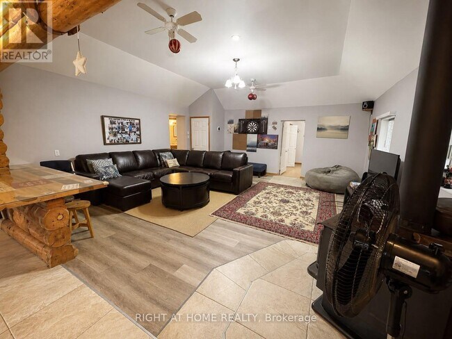 Photo du bâtiment - 5470 Penetanguishene Rd
