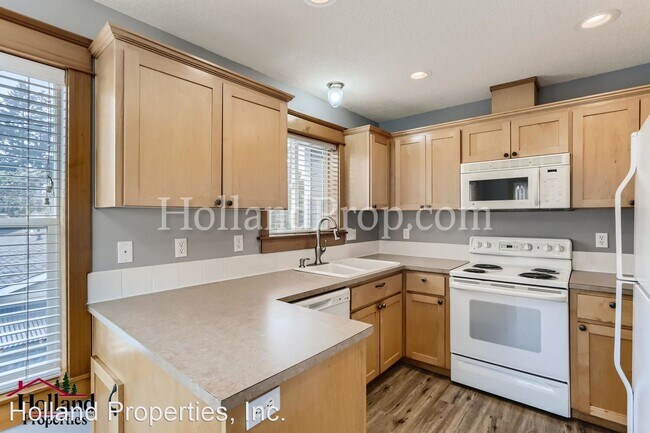 Building Photo - 2 br, 1 bath House - 224 NW Lincoln St