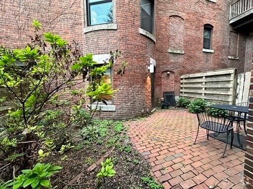 Building Photo - 103 Gainsborough St