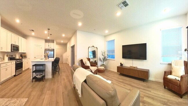 Foto del edificio - 554 Orient Ave