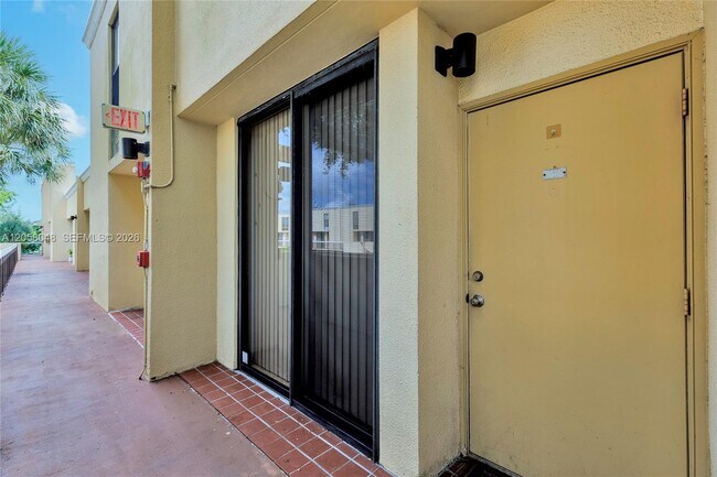 Foto del edificio - 2930 SW 87th Terrace