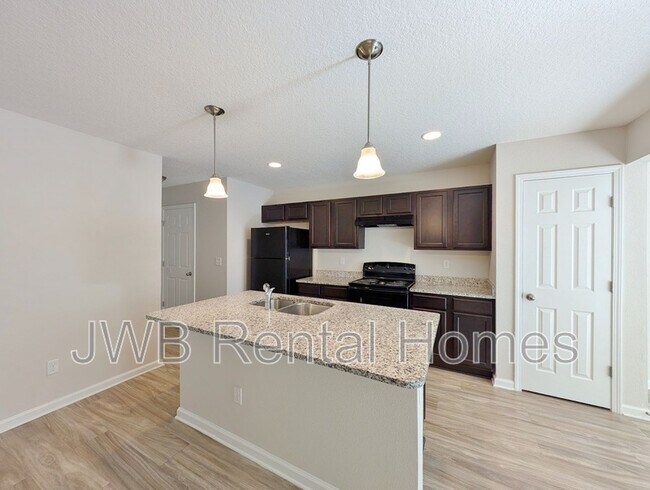 Building Photo - 659 Melba St