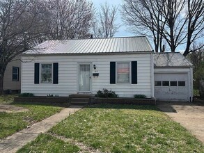 Building Photo - 189 N Park Dr