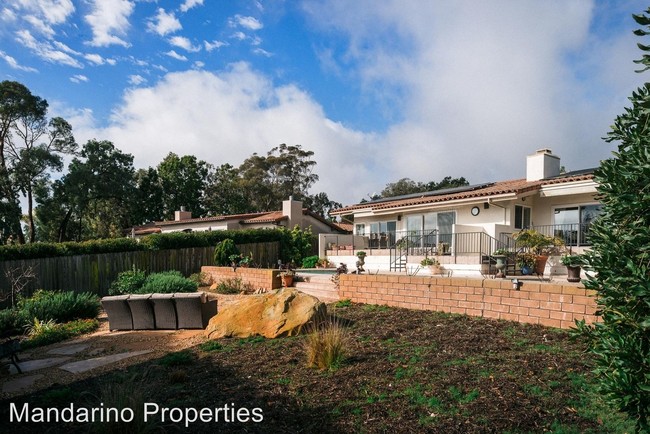 Building Photo - 3 br, 3 bath House - 860 Summit Road