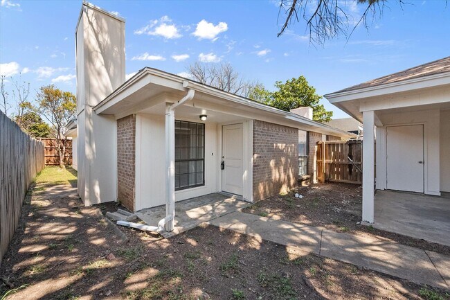 Foto del edificio - Affordable South Fort Worth Half Duplex