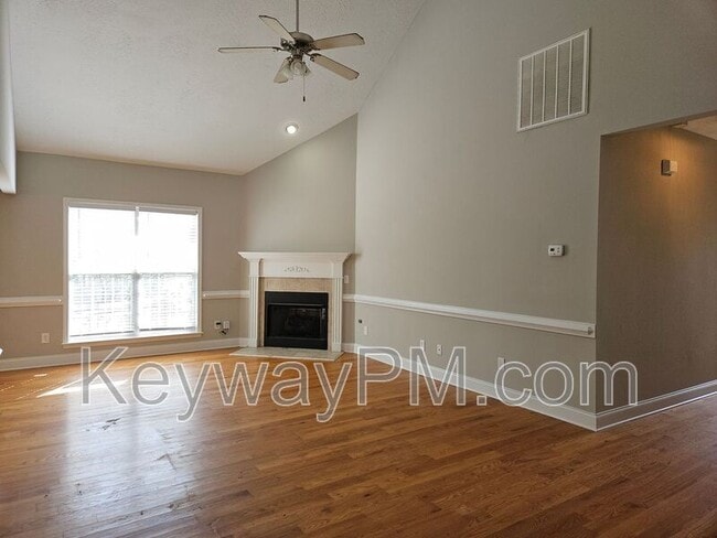 Foto del edificio - 808 Tyler Woods Dr