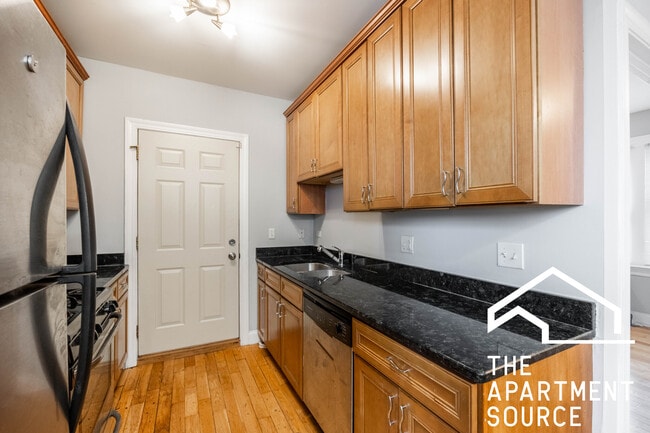 Foto del edificio - 4548 W George St