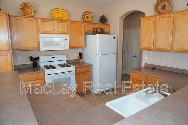 Building Photo - 1821 W Glenhaven Dr