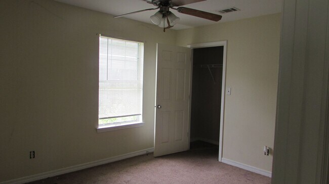 Foto del edificio - 5386 Quail Creek Cir