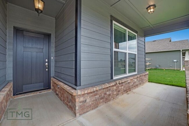 Building Photo - Move In Specials! Lincoln: Your New Home i...