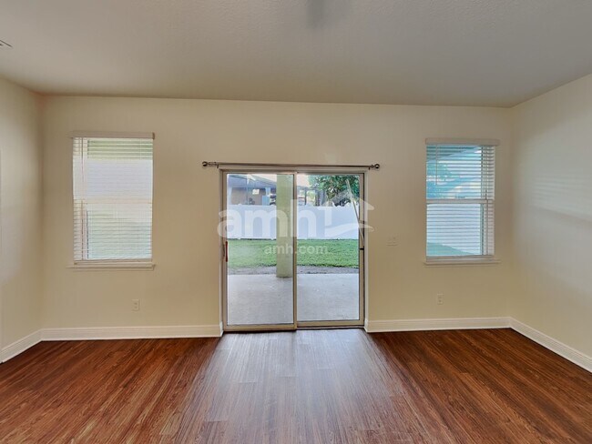 Foto del edificio - 1324 Celery Ave