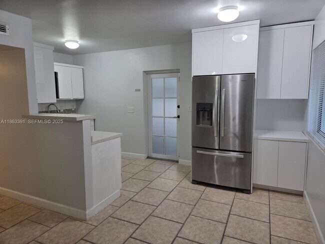 Foto del edificio - 4351 NE 18th Ave