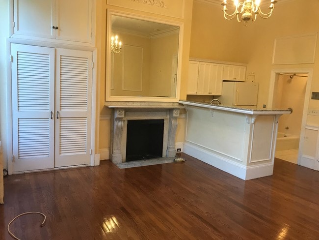 Building Photo - Gorgeous studio on Marlborough Street